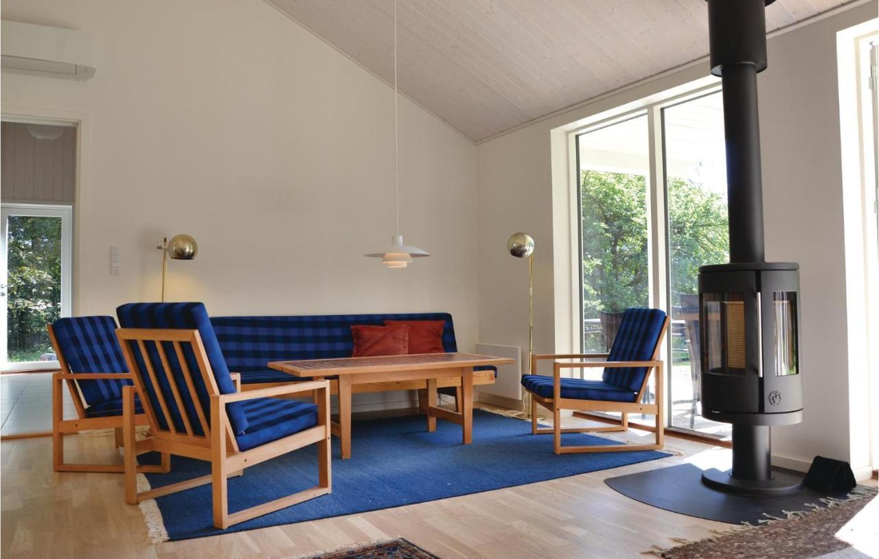 Amazing Home In Tikob With Kitchen Kültér fotó