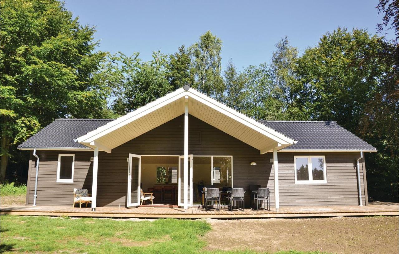 Amazing Home In Tikob With Kitchen Kültér fotó